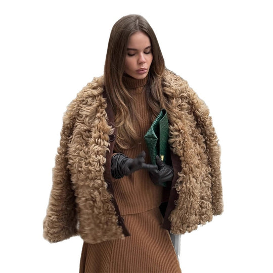 Damen Kurzjacke aus lockigem Teddy-Kunstfell mit Oversize-Schnitt Nord Taschen