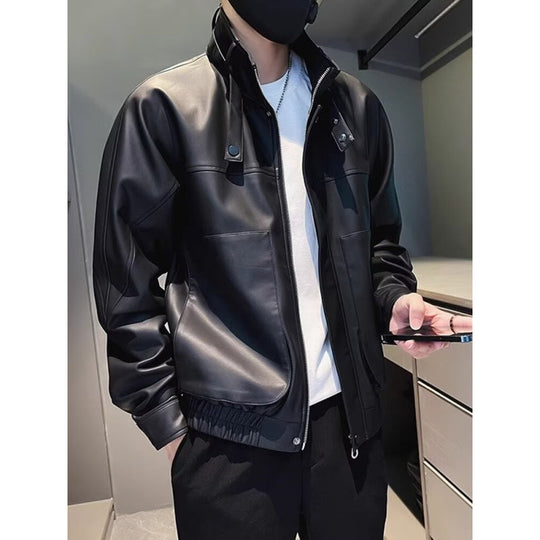Herren Biker-inspirierte Kunstleder-Bomberjacke mit Stehkragen und elastischem Saum Nord Taschen