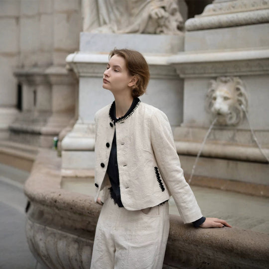 Damen Zweiteiliges Bouclé-Set mit Kurzjacke, kontrastiertem Rundhalsausschnitt und weitem Culotte-Hosenbein Nord Taschen