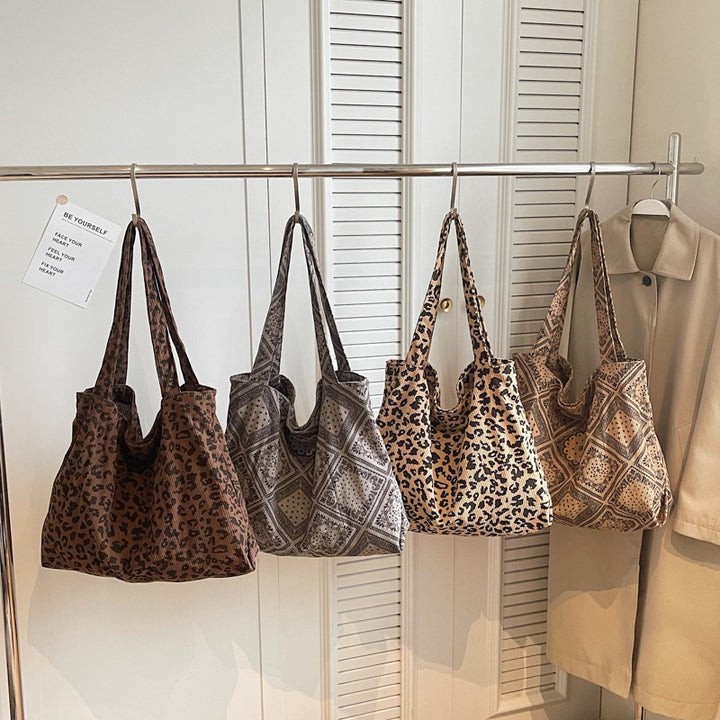 Damen trendige Hobo-Tasche aus strukturiertem Material mit Leopardenmuster Nord Taschen