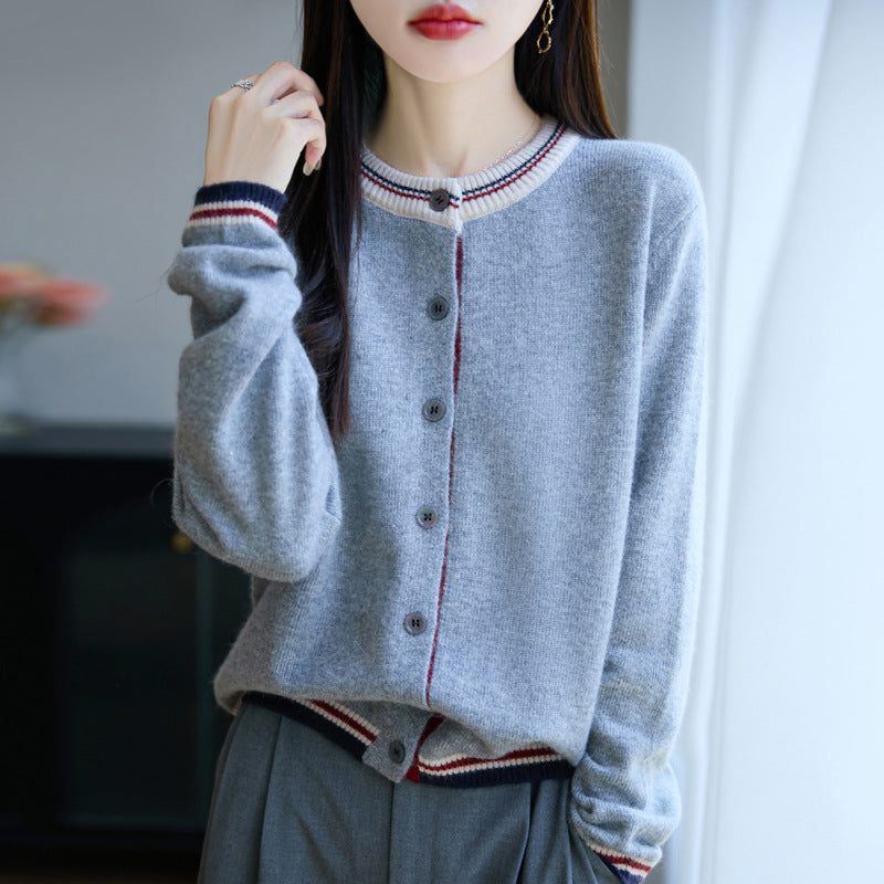 Damen Lockerer Feinstrick-Cardigan mit Kontraststreifen an Kragen und Bündchen Nord Taschen