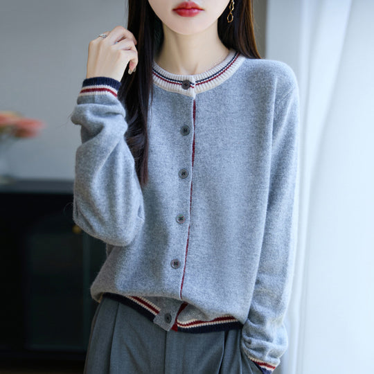 Damen Lockerer Feinstrick-Cardigan mit Kontraststreifen an Kragen und Bündchen Nord Taschen