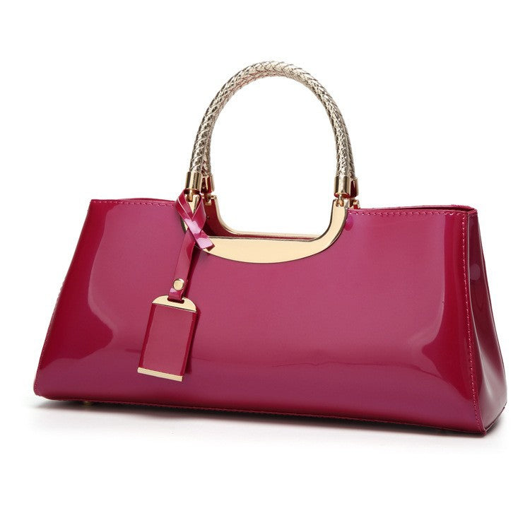 Damen Handtasche mit glänzender Oberfläche und elegantem Tragegriff Nord Taschen