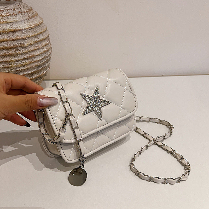 Damen Clutch-Tasche mit eleganter Steppmusterung und funkelndem Sternenanhänger Nord Taschen