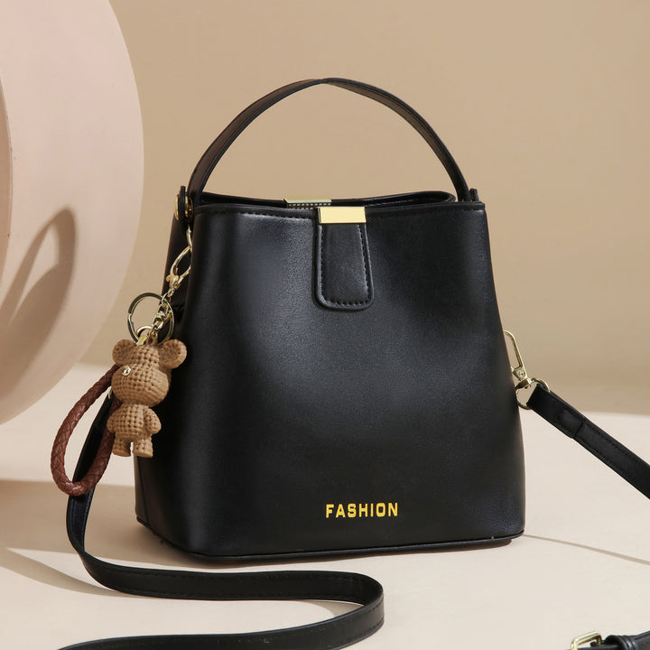 Damen Handtasche mit elegantem Teddy-Anhänger Nord Taschen