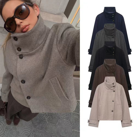 Damen Cropped Wollmix-Kurzjacke mit hohem Stehkragen, asymmetrischer Knopfleiste und Krempelmanschetten Nord Taschen