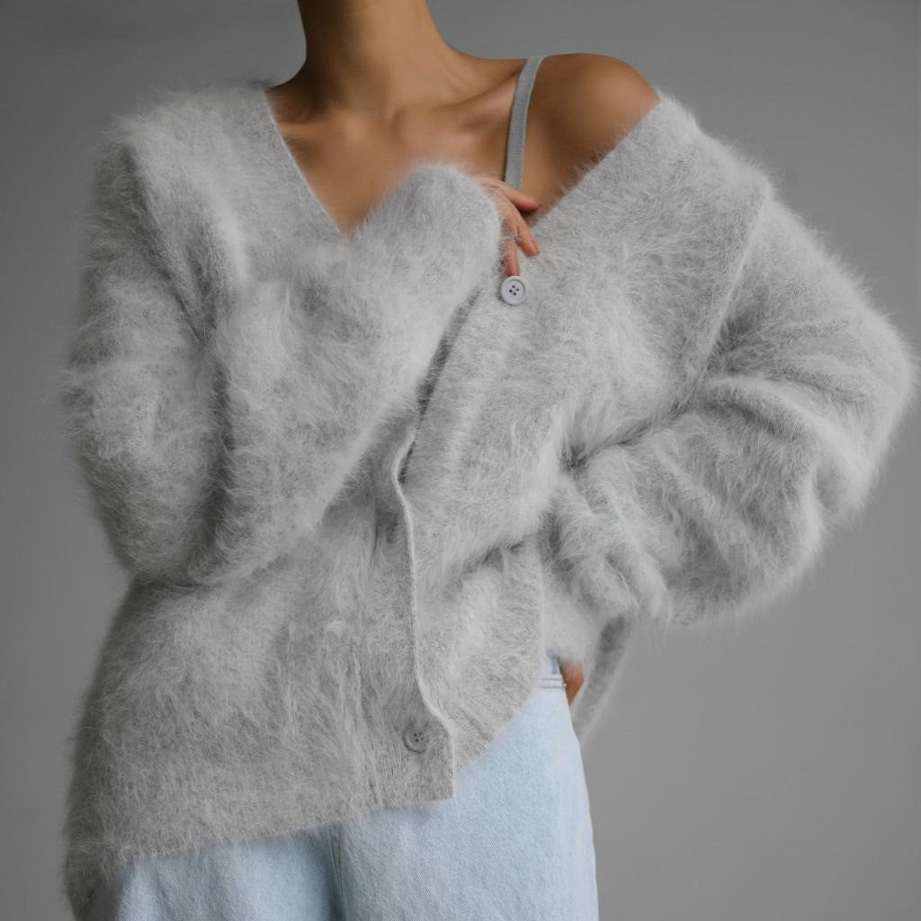 Damen Flauschige Mohair-Optik Strickjacke mit V-Ausschnitt und Oversize-Schnitt Nord Taschen