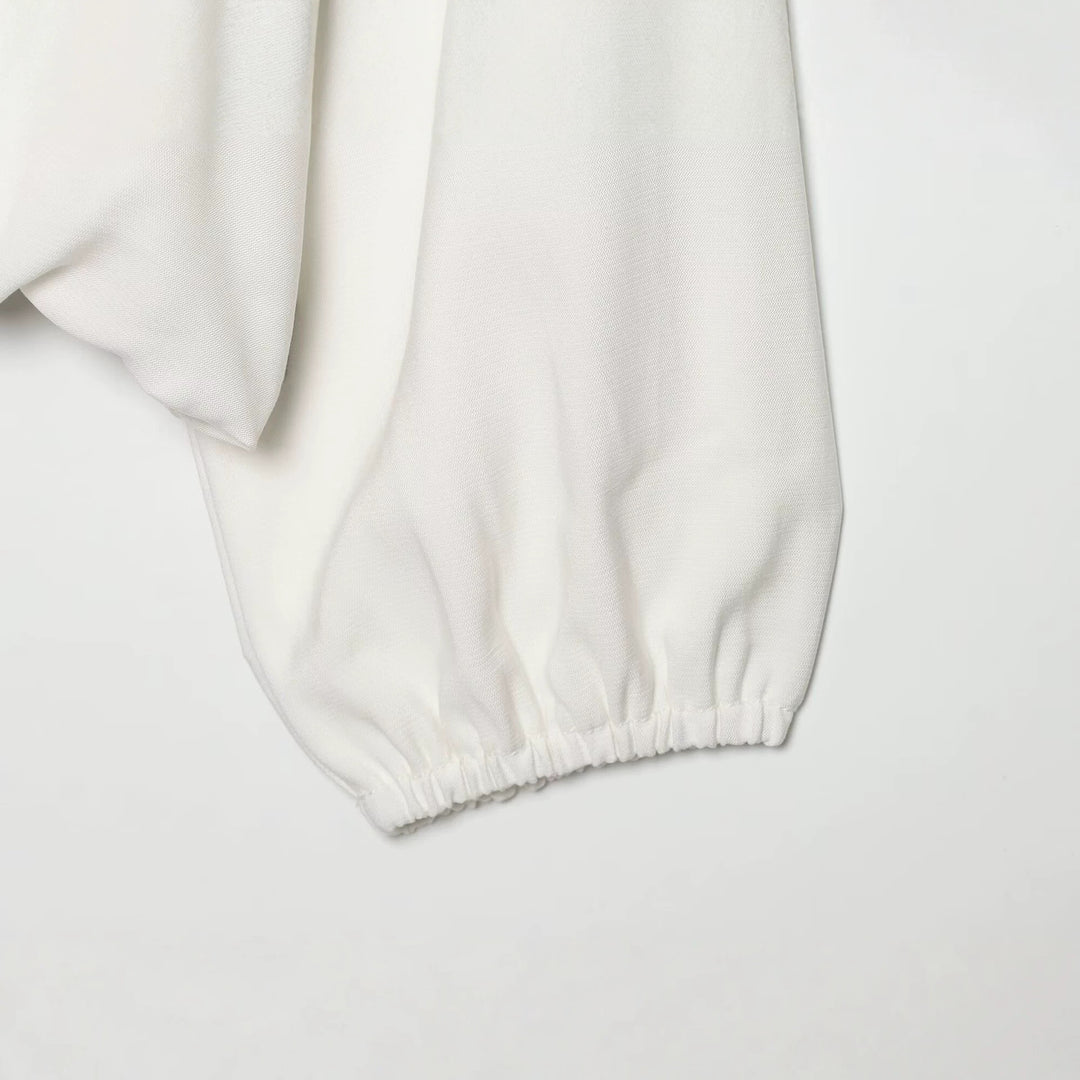 Damen Leichte Cropped-Windjacke im Boxy‑Schnitt mit hohem Funnelkragen und Ärmel-Pattentaschen Nord Taschen