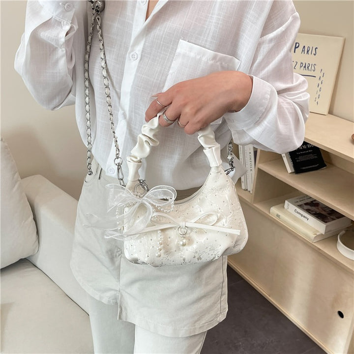 Damen Hobo-Tasche mit modischen Details und verspielten Akzenten Nord Taschen