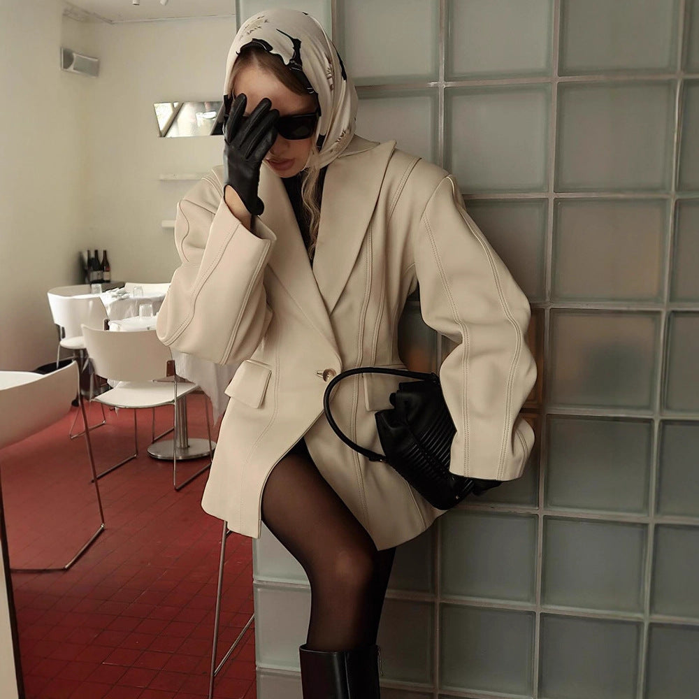 Damen Taillierter Kunstlederblazer mit Wiener Nähten und strukturierter Schulter Nord Taschen