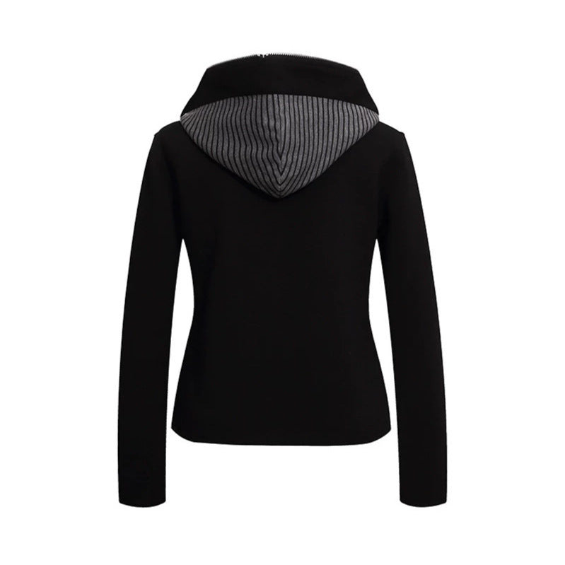 Damen taillierte Kapuzen‑Sweatjacke mit dekorischer Doppelreihe und Metallknöpfen Nord Taschen