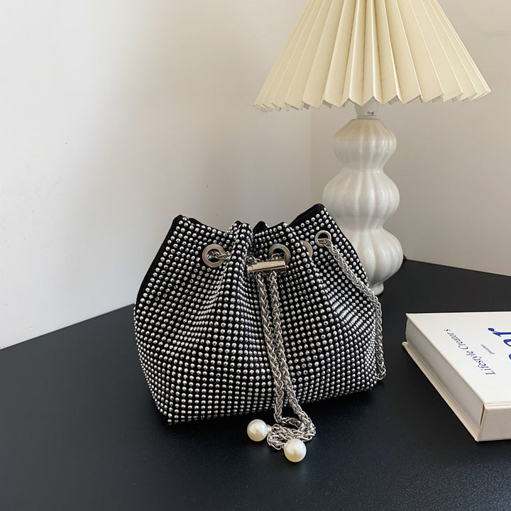 Damen Glitzernde Beuteltasche mit Kettenakzent Nord Taschen