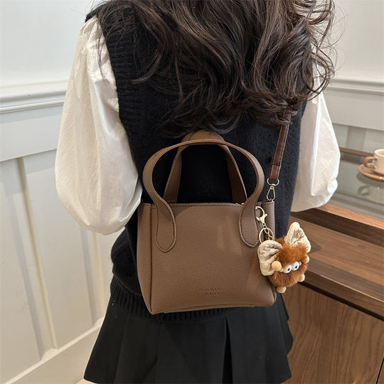 Damen Mini-Tasche mit verspieltem Tieranhänger Nord Taschen