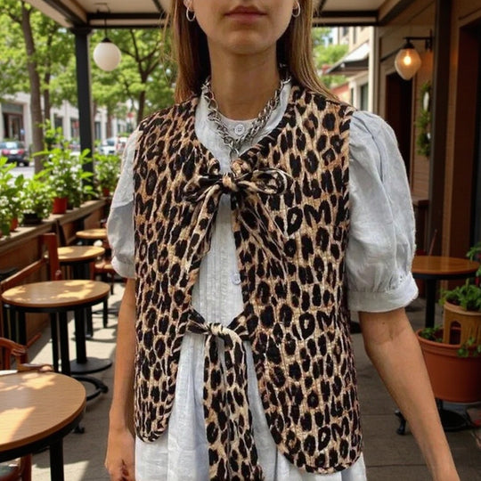 Damen Ärmellose Strickweste mit Leopardenmuster und dekorativen Bindeschleifen Nord Taschen