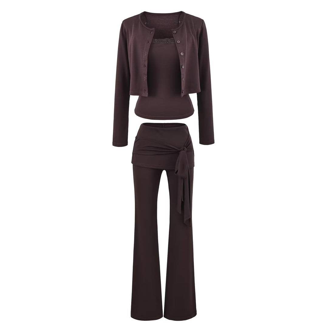 Damen dreiteiliges Lounge-Set mit kurzem Knopfcardigan, Spitzentop und Wickel-Schlaghose Nord Taschen