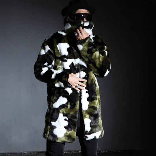 Herren Camouflage-Kunstpelz-Mantel mit langem Schnitt und Oversize-Silhouette Nord Taschen