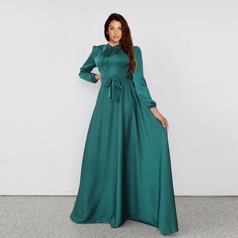 Damen Maxikleid aus fließendem Satin mit Stehkragen und Bindegürtel Nord Taschen