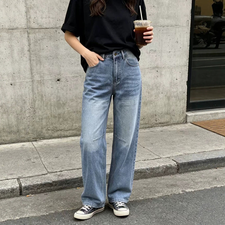 Damen hochgeschnittene weite Jeans mit geradem Bein, Knieabnähern und klassischem Five‑Pocket‑Schnitt Nord Taschen