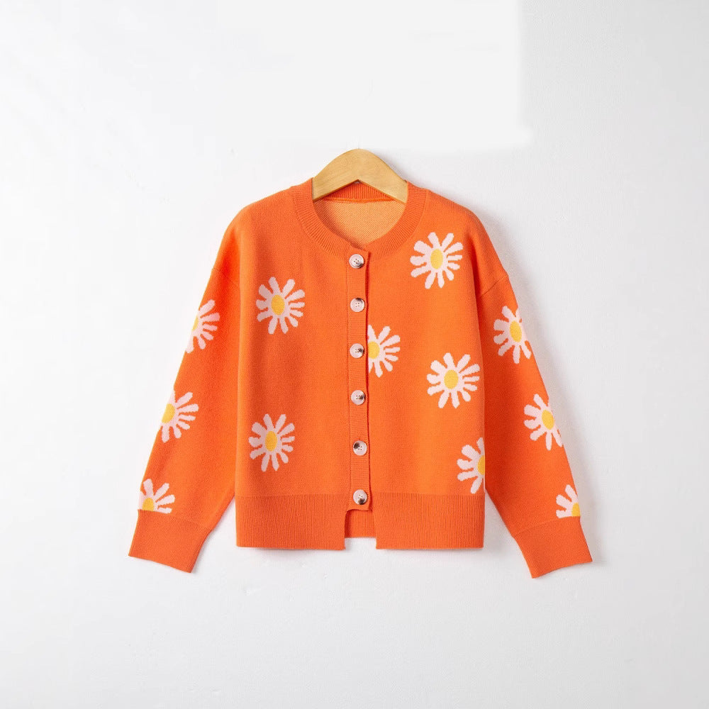 Damen Oversize-Strickcardigan mit Blumenapplikation, Perlmuttknöpfen und Wellensaum Nord Taschen