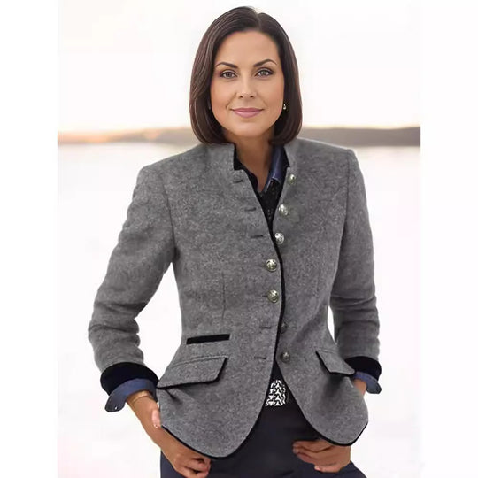 Damen Taillierter Walkblazer mit Stehkragen, Samtbesatz und Zierknöpfen Nord Taschen