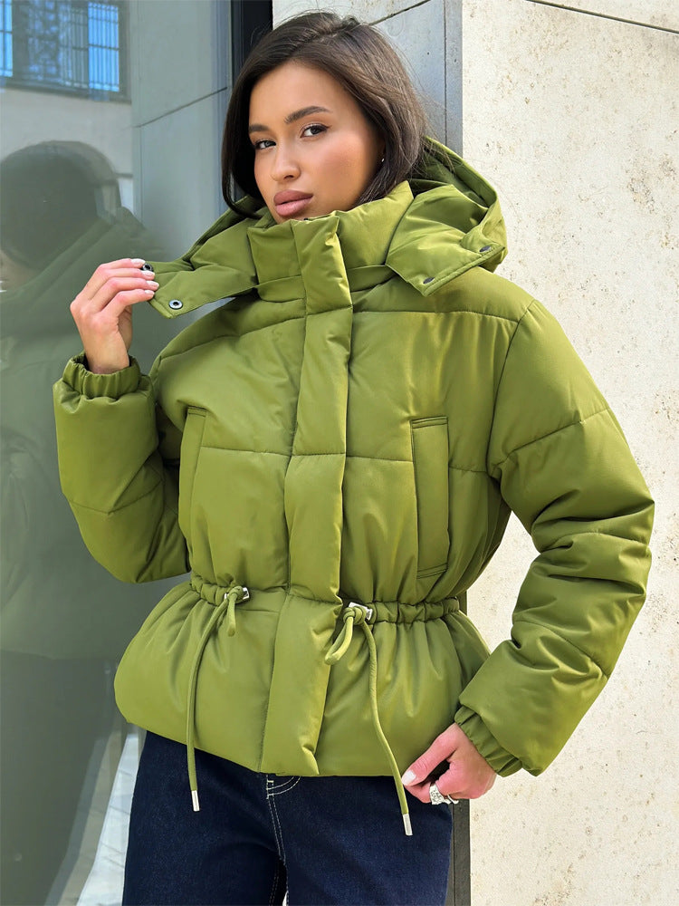 Damen Kurz geschnittene wattierte Kapuzenjacke mit Taillenzug und hohem Stehkragen Nord Taschen