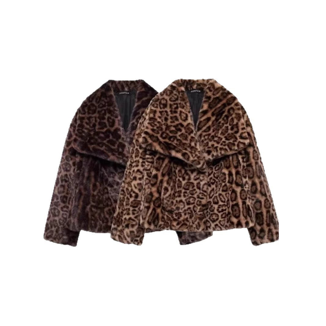 Damen kurze Boxy-Faux-Fur-Jacke mit Leopardenmuster und großem Schalkragen Nord Taschen