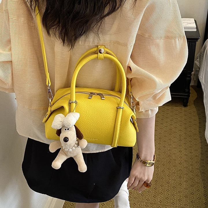 Damen Designer-Handtasche mit spielerischem Tieranhänger Nord Taschen