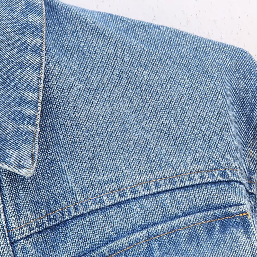 Damen Kurze Denim-Jacke mit Metallic-Finish und aufgesetzten Brusttaschen Nord Taschen
