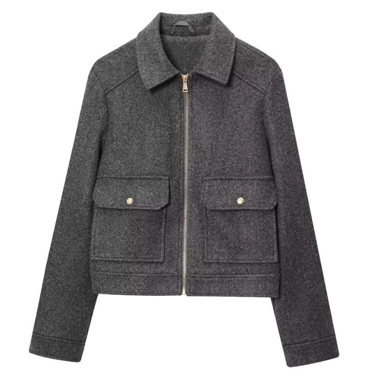 Damen 40+ kurze Woll‑Blousonjacke mit goldfarbenem Reißverschluss und aufgesetzten Pattentaschen Nord Taschen
