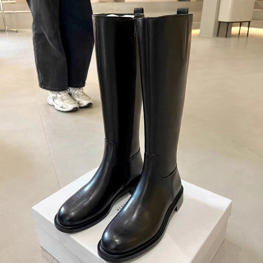 Damen Kniehohe Glattleder-Stiefel mit schlanker Silhouette und flacher Profilsohle Nord Taschen