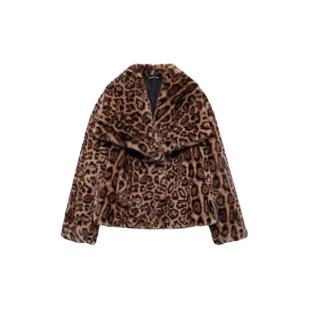 Damen kurze Boxy-Faux-Fur-Jacke mit Leopardenmuster und großem Schalkragen Nord Taschen