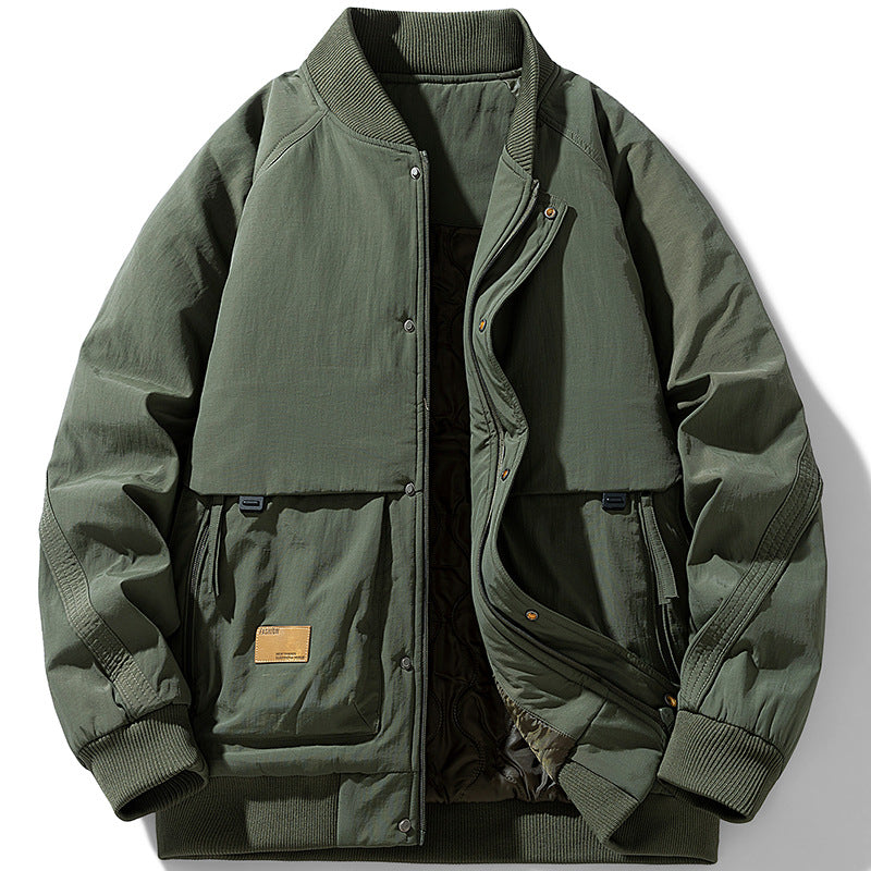 Herren Gepolsterte Utility-Bomberjacke mit Rippkragen, wattierter Stepp-Innenfutter und verdeckter Druckknopfleiste Nord Taschen