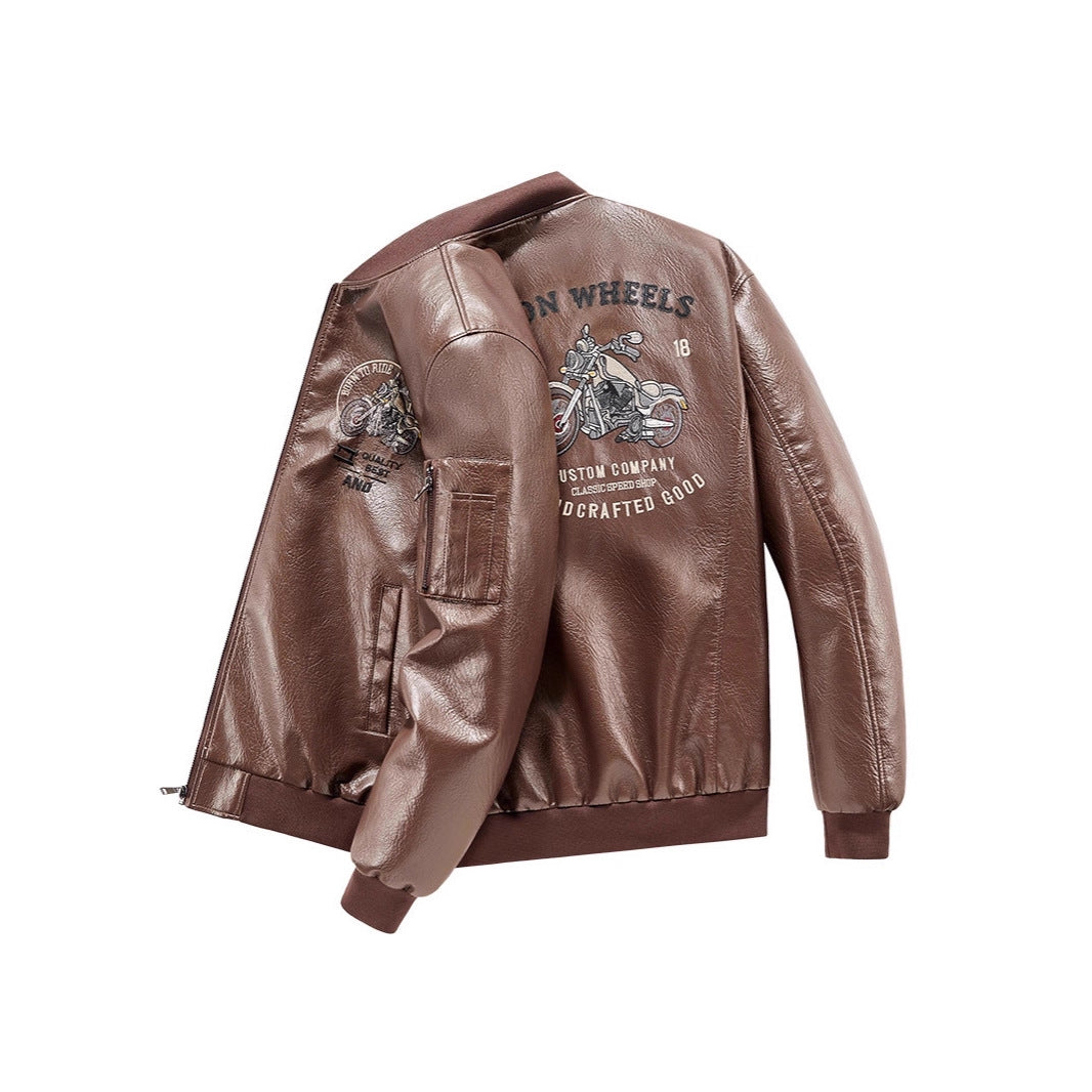 Herren Kunstleder‑Bomberjacke mit wärmender Fleece‑Innenfütterung, Motorrad‑Stickerei und Ärmeltasche Nord Taschen