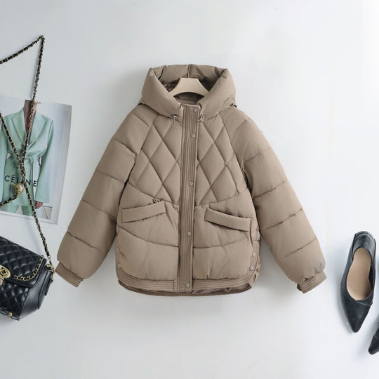 Damen nan kurze wattierte Kapuzenjacke mit Rautenstepp, schrägen Pattentaschen und geripptem Saum Nord Taschen