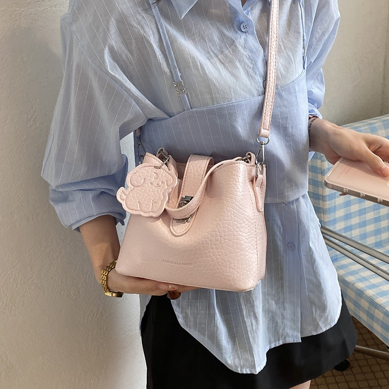 Damen Handtasche aus edlem Kunstleder mit strukturiertem Mehrzweck-Design Nord Taschen