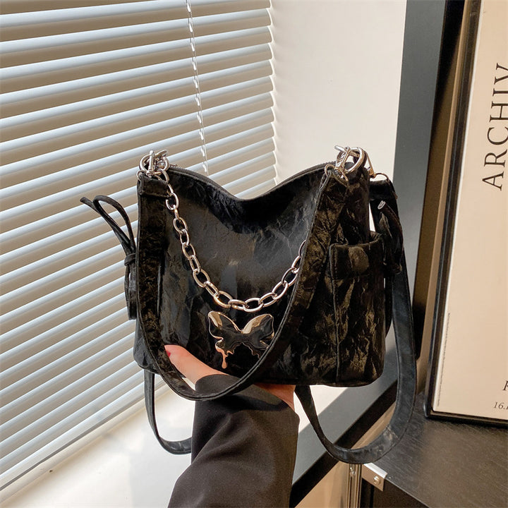 Damen Umhängetasche mit eleganter Kettenverzierung Nord Taschen
