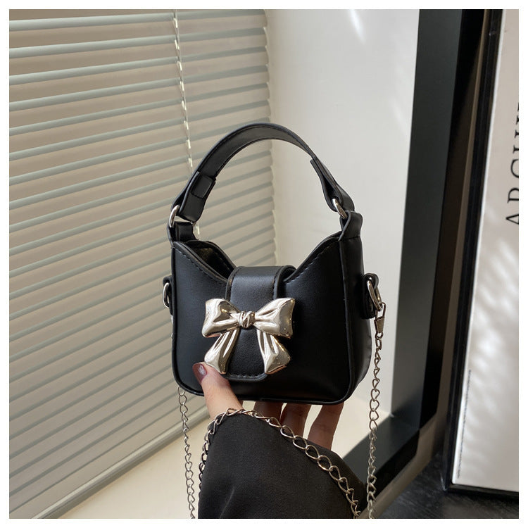 Damen charmante Handtasche mit verspieltem Schleifenakzent Nord Taschen