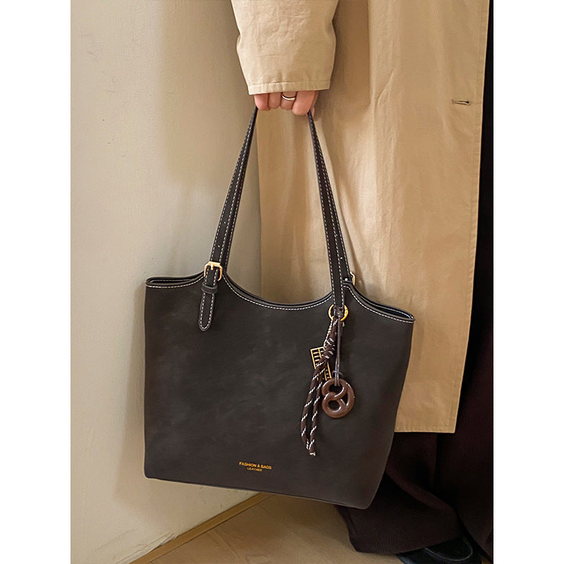Damen minimalistischer Schultertasche mit hochwertiger Oberflächenstruktur Nord Taschen