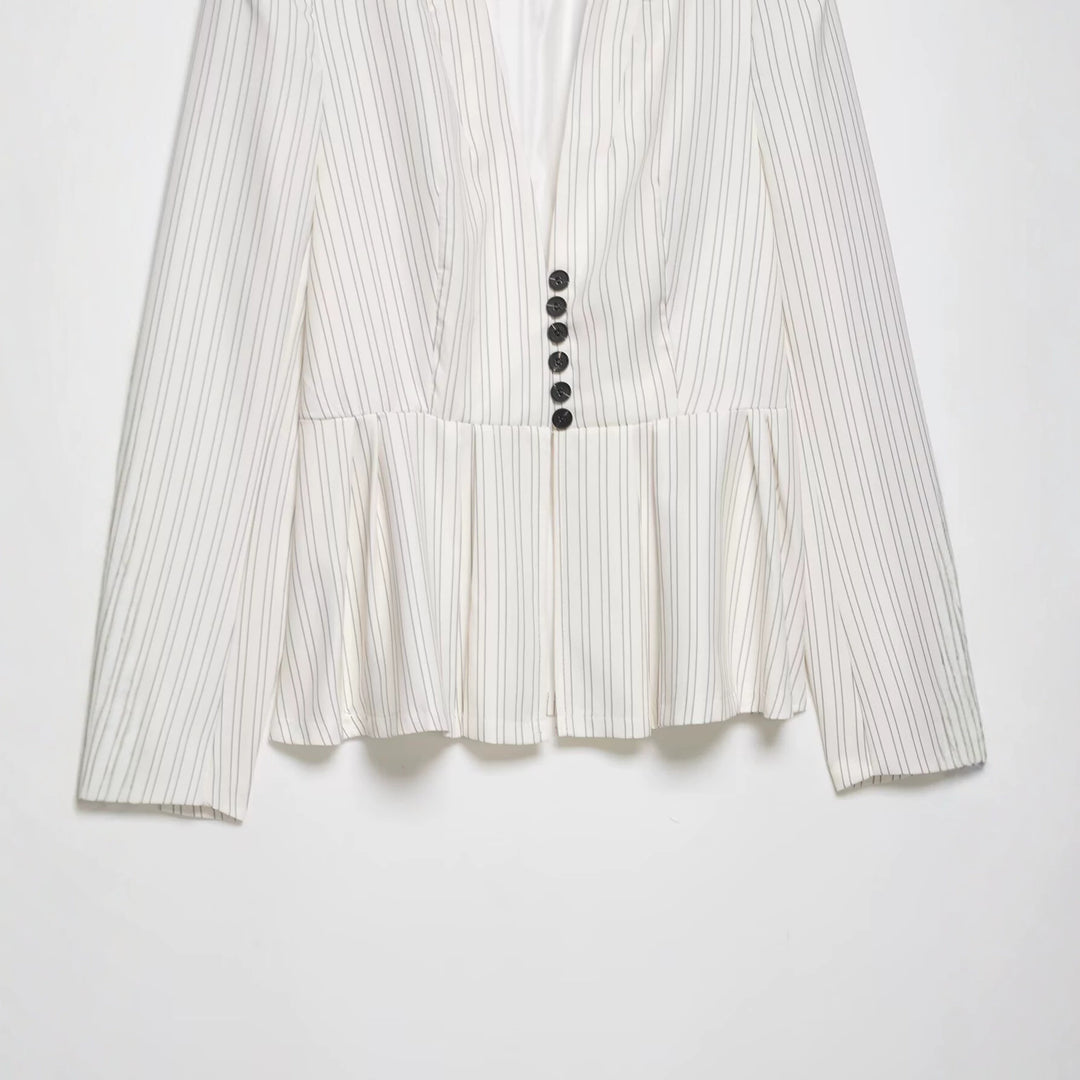 Damen Taillierter Blazer mit Schalkragen, feinen Nadelstreifen und Taillenbetonung Nord Taschen