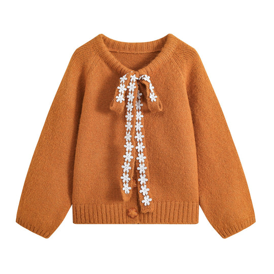 Damen Grobstrick‑Pullover mit floraler Spitzenkordel am Ausschnitt Nord Taschen