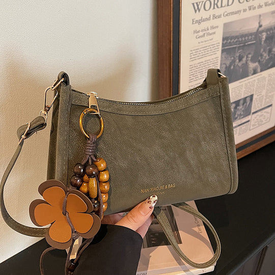 Damen Umhängetasche aus hochwertigem Kunstleder mit elegantem Reißverschluss Nord Taschen