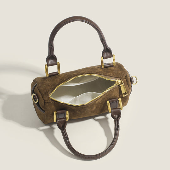 Damen Handtasche mit eleganten Goldakzenten und hochwertigem Veloursleder Nord Taschen