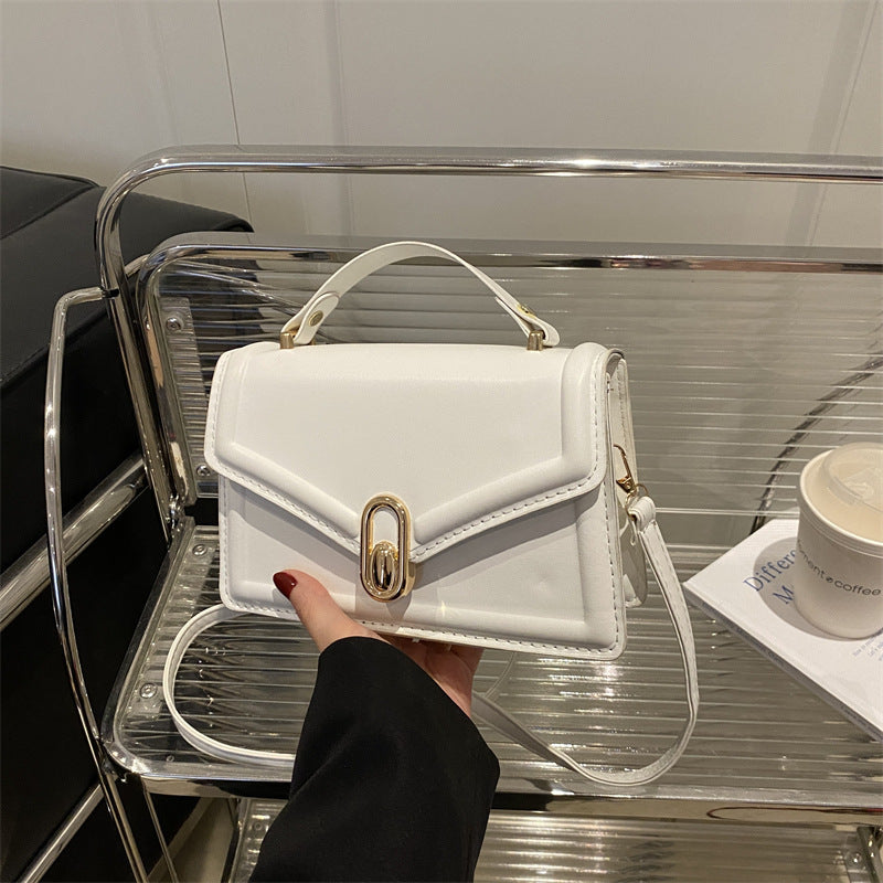 Damen Elegante Handtasche mit goldenen Akzenten Nord Taschen