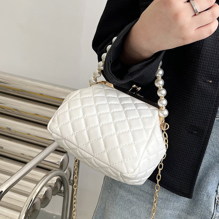 Damen eleganter Ketten-Handtasche mit glänzenden Perlenakzenten Nord Taschen