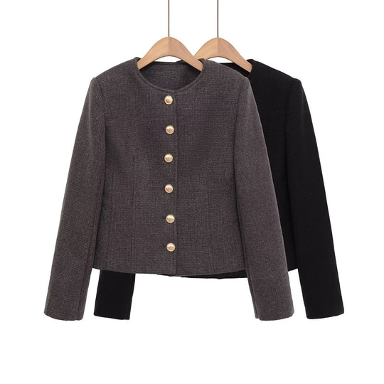 Damen Kurzblazer aus Bouclé mit Rundhals und goldenen Zierknöpfen Nord Taschen