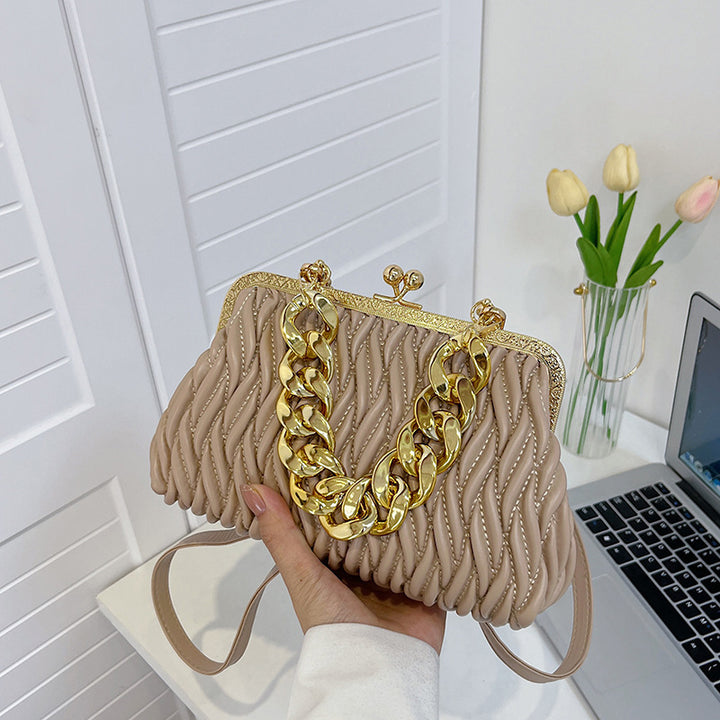 Damen elegante Handtasche mit kreativem Wellenmuster und goldener Kettenverzierung Nord Taschen