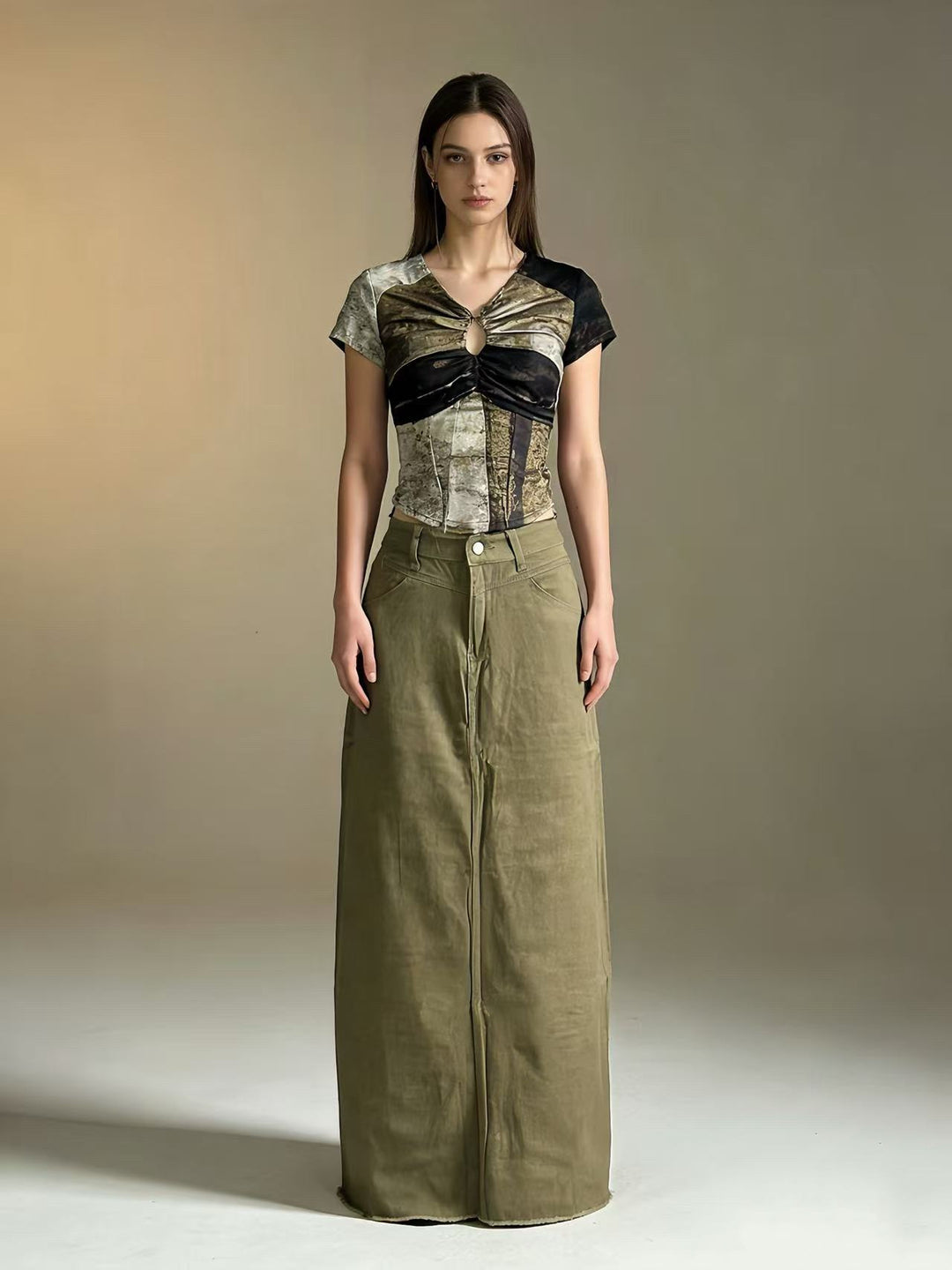 Damen langer High-Waist Denim-Maxirock mit gerader Silhouette und rohem Saum Nord Taschen