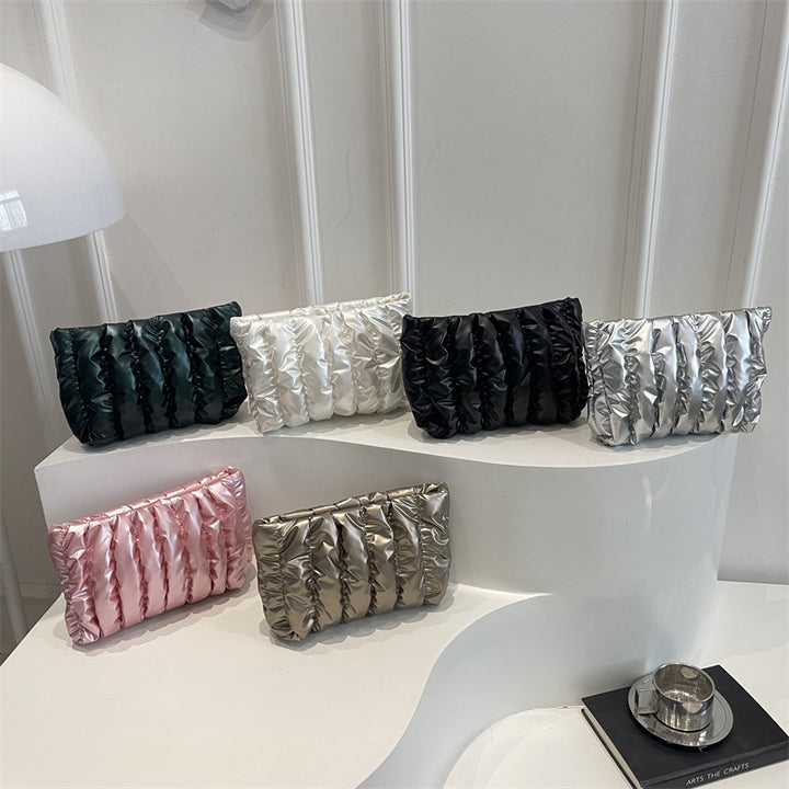Damen praktische Clutch mit gepolstertem Design Nord Taschen
