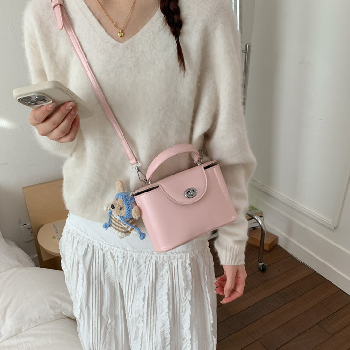 Damen Mini-Handtasche mit niedlichem Tieranhänger Nord Taschen