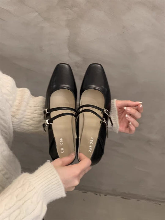 Damen stilvolle Pumps mit verstellbaren Riemen